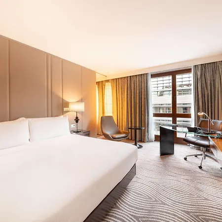 Hilton מלון